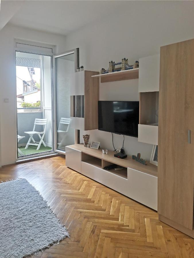 Center Apartment Iva Novi Sad Dış mekan fotoğraf